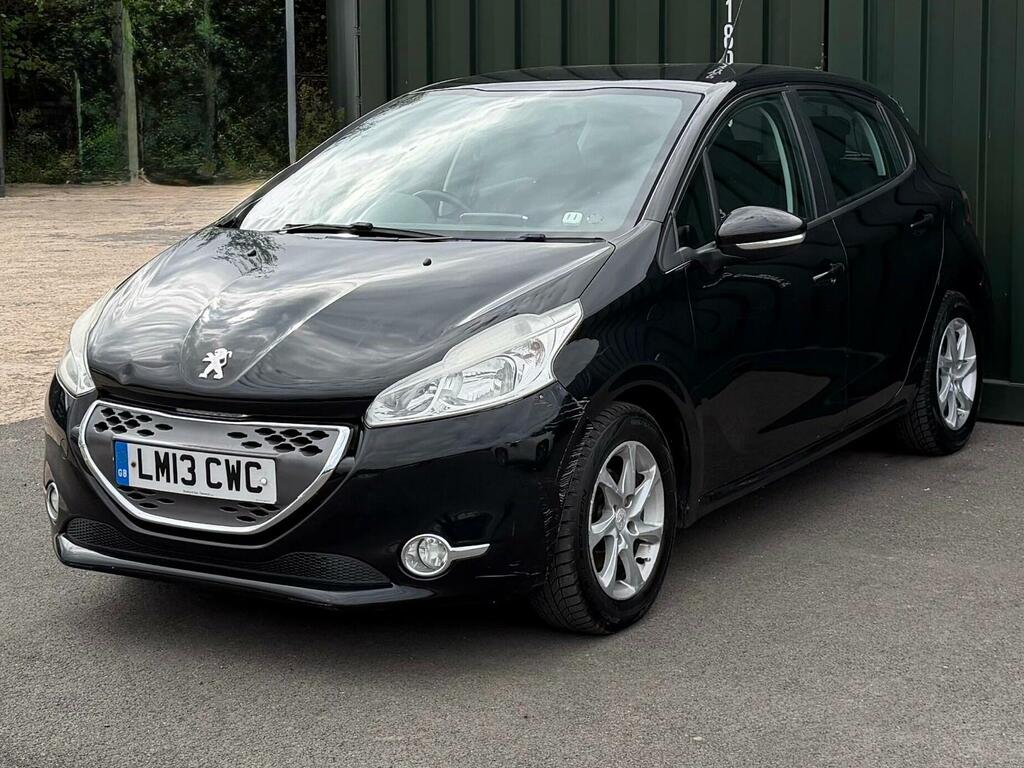 Peugeot 208 Active Black #3