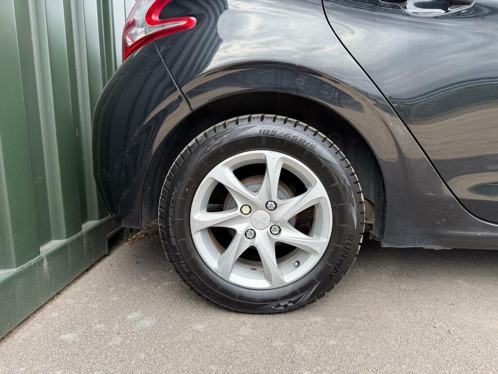 Peugeot 208 1.2 Vti Access White #28