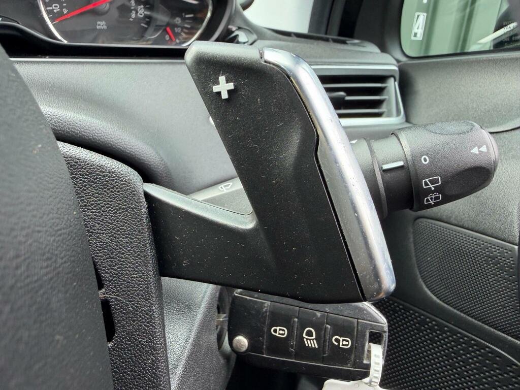 Peugeot 208 1.2 Vti Access White #23
