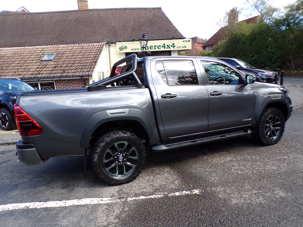 Toyota HILUX 2.8 D-4d Invincible X Pickup Double Cab Grey #5