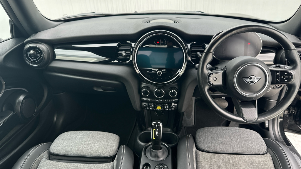 Mini Electric Cooper Se 32.6Kwh Level 2 Hatchback A Black #4