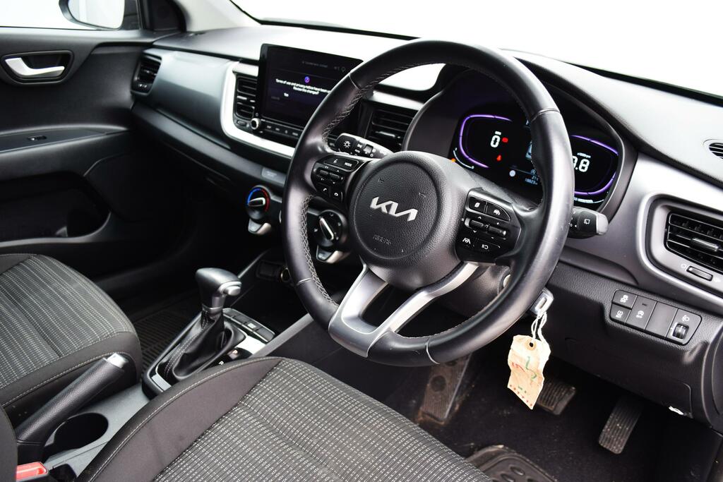 Kia Stonic Gt-line Black #2