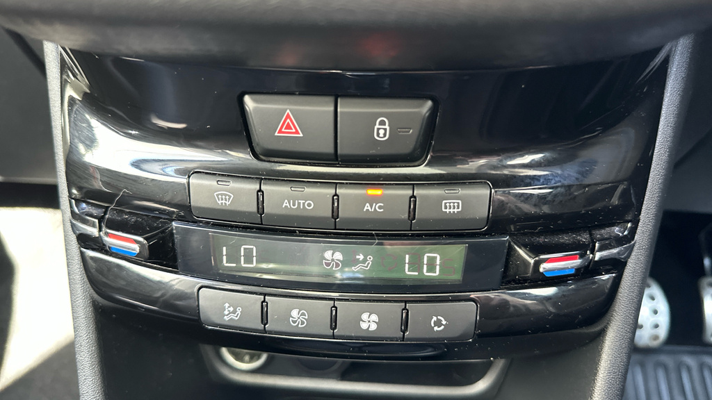 Peugeot 2008 2008 Active Black #41
