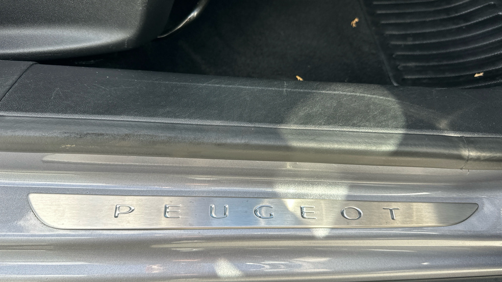 Peugeot 2008 2008 Active Black #25