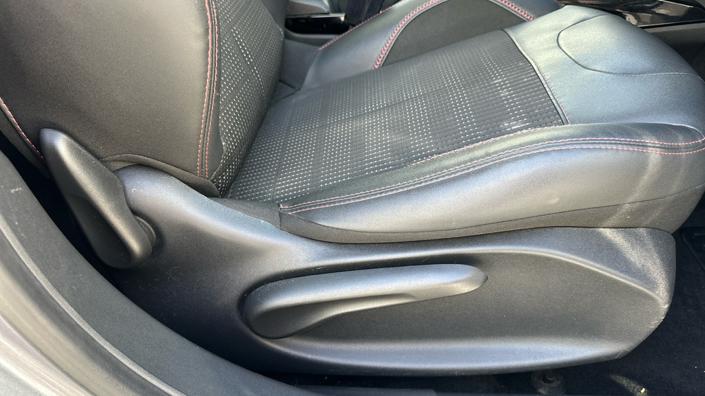 Peugeot 2008 2008 Active Black #53