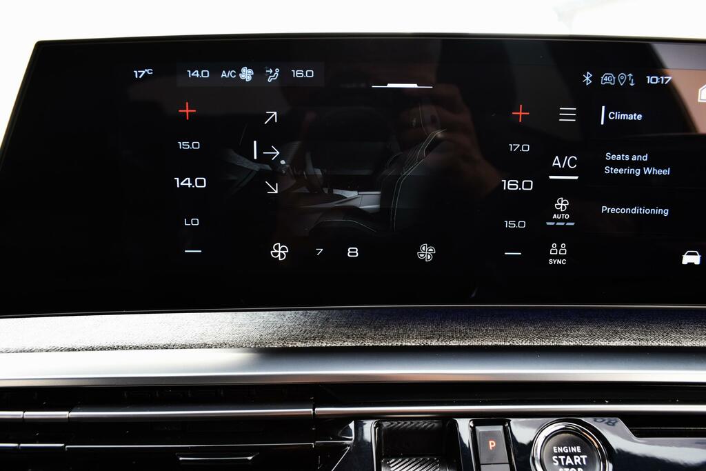 Peugeot 3008 73Kwh Gt Suv 11Kw Charger 210 Black #5