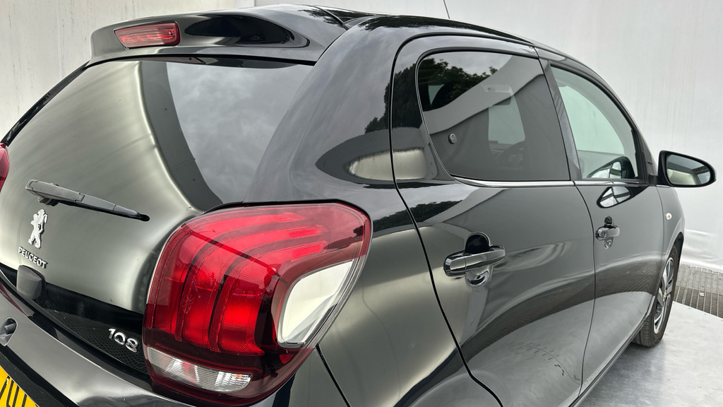 Peugeot 108 108 Active Red #32