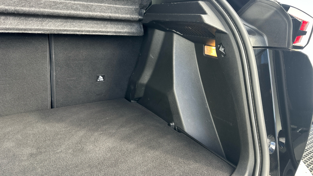 Peugeot e-2008 50Kwh Gt Grey #47