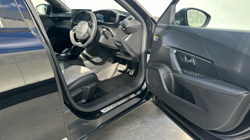 Peugeot e-2008 50Kwh Gt Grey #65