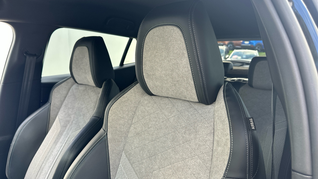 Peugeot e-2008 50Kwh Gt Grey #32