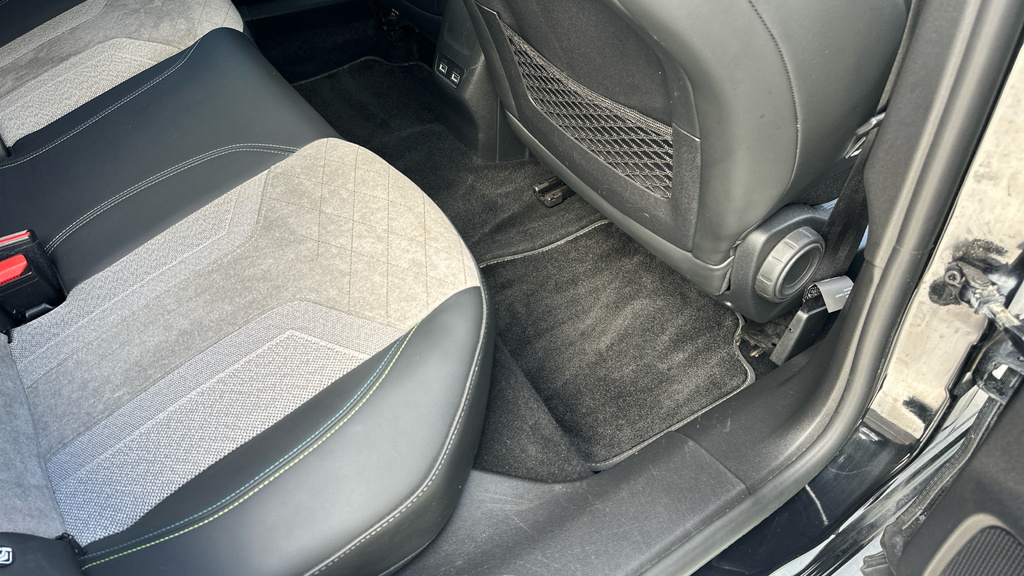 Peugeot e-2008 50Kwh Gt Grey #60