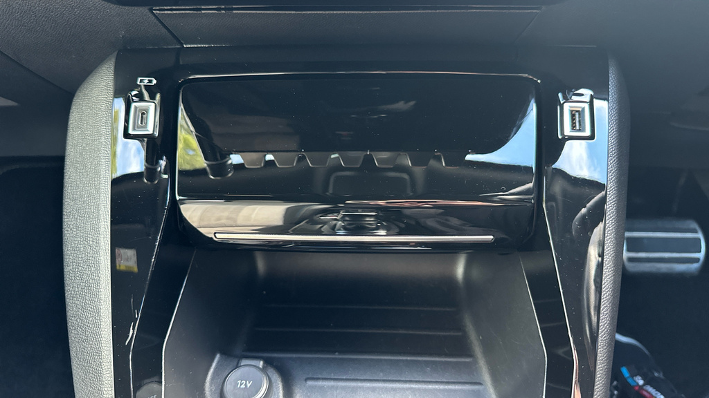 Peugeot e-2008 50Kwh Gt Grey #79