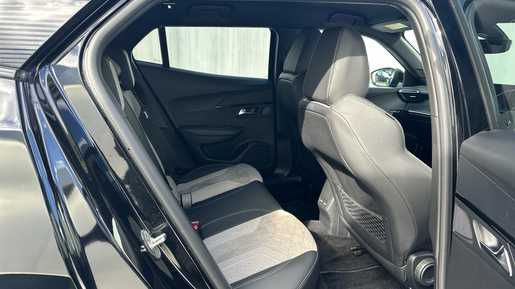 Peugeot e-2008 50Kwh Gt Grey #62