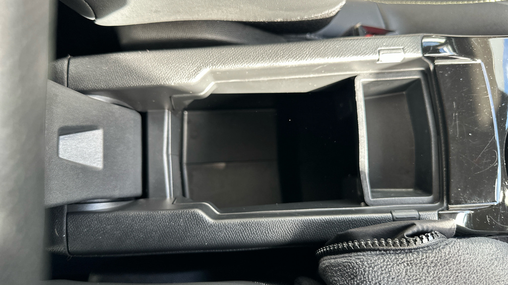 Peugeot e-2008 50Kwh Gt Grey #84