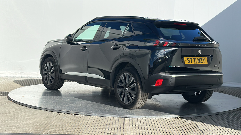 Peugeot e-2008 50Kwh Gt Premium Suv 136 Ps Black #5