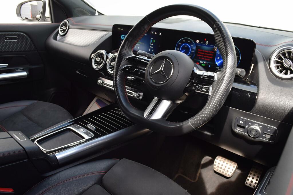 Mercedes-Benz EQA Eqa 250 70.5Kwh Amg Line Executive Suv Elec White #2
