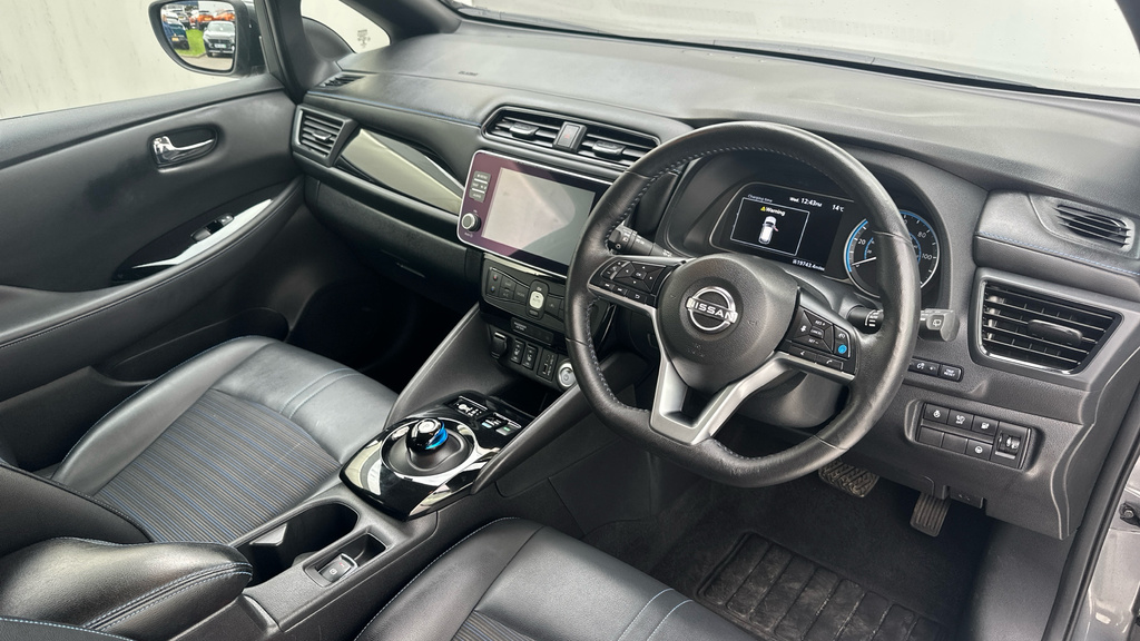 Nissan Leaf 39Kwh N-connecta Hatchback 150 Grey #2