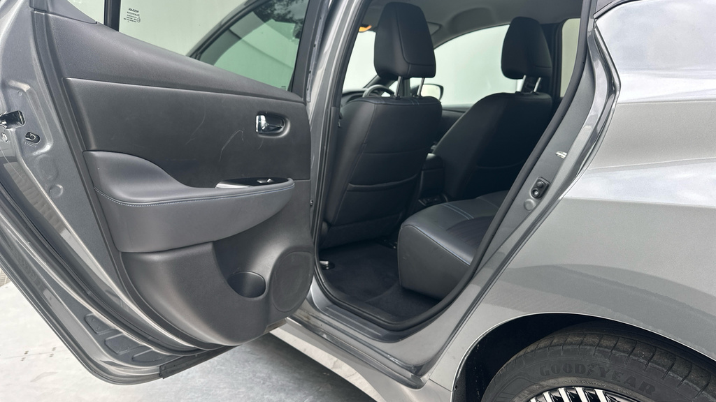 Nissan Leaf 110Kw Acenta 40Kwh White #39