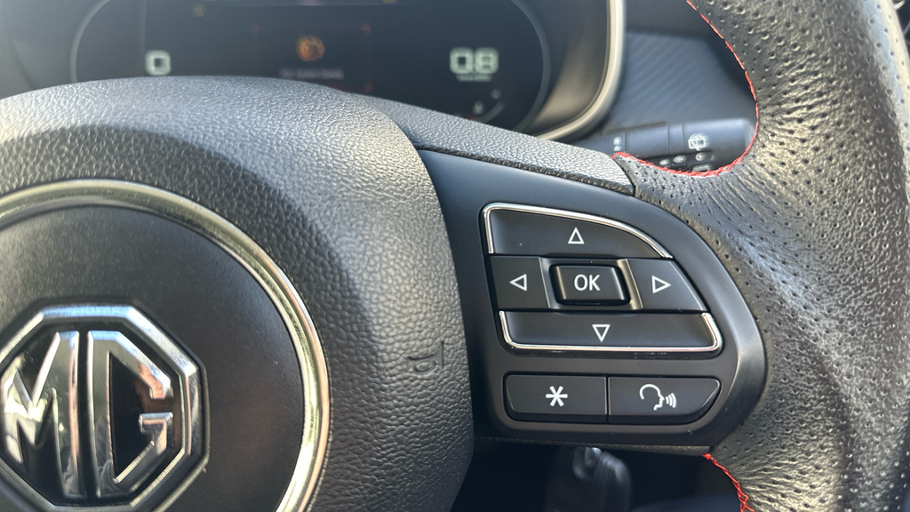 MG ZS 1.0T Gdi Exclusive Red #11
