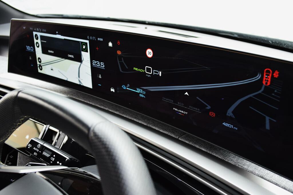 Peugeot 3008 73Kwh Gt Suv 11Kw Charger 210 Black #3