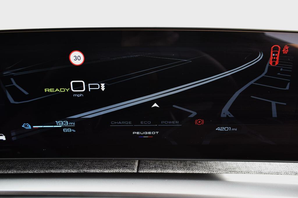 Peugeot 3008 73Kwh Gt Suv 11Kw Charger 210 Black #4