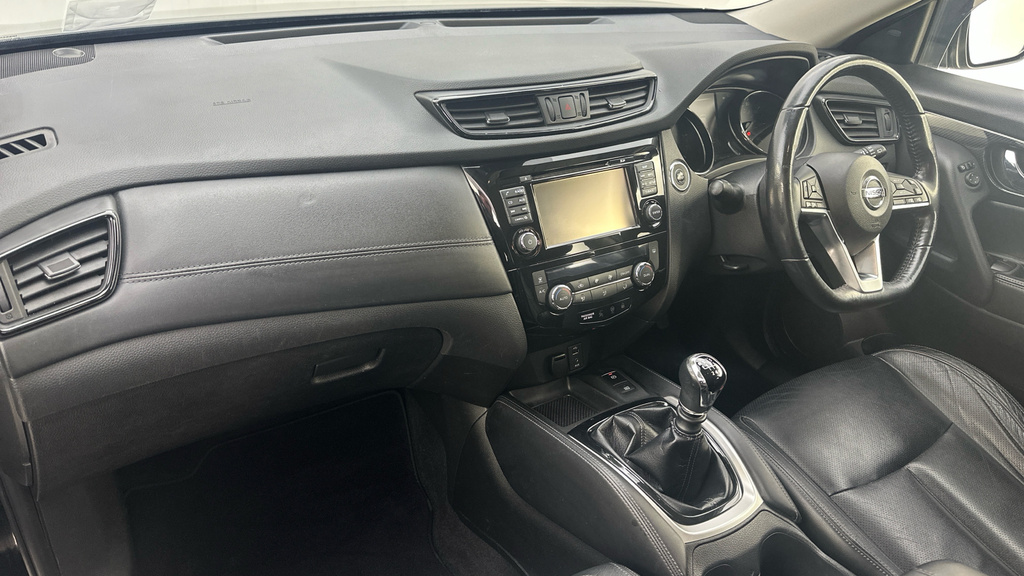 Nissan X-Trail Tekna White #7