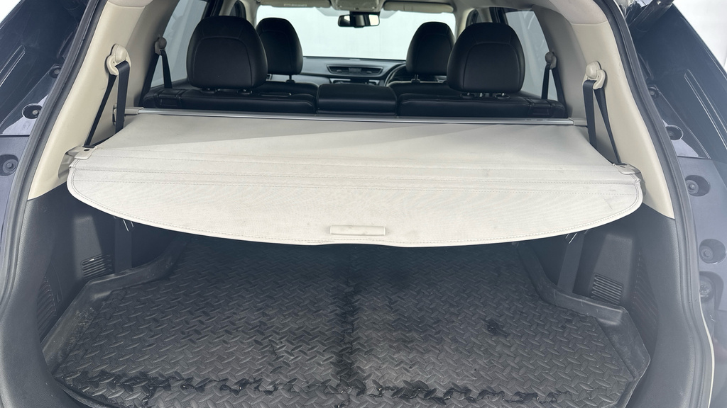 Nissan X-Trail Tekna White #22