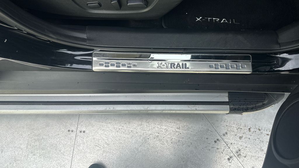 Nissan X-Trail Tekna White #73