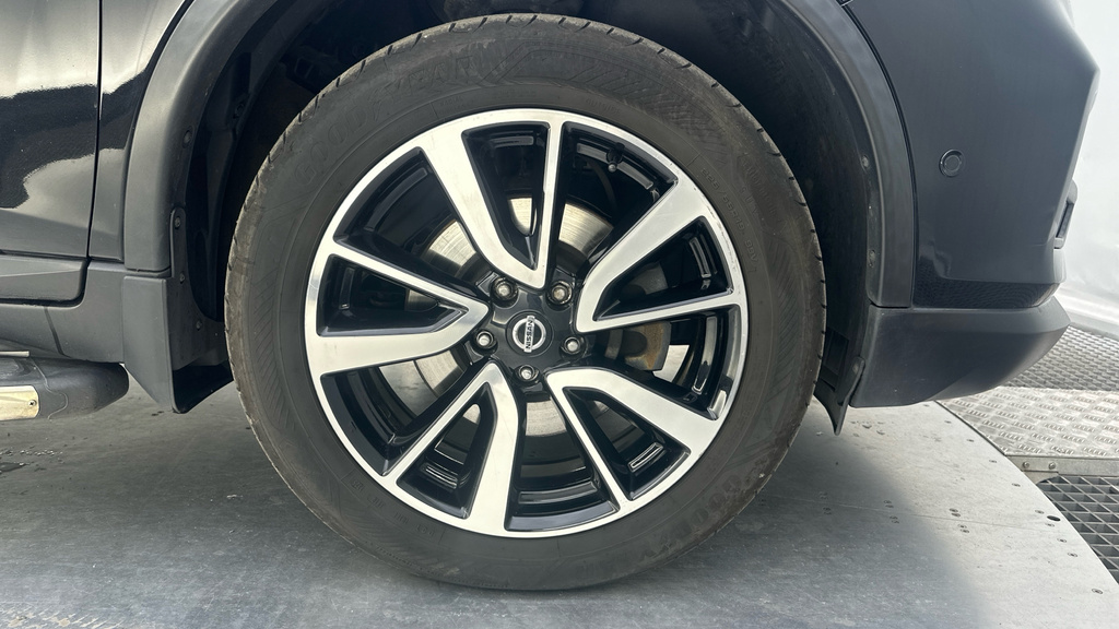 Nissan X-Trail Tekna White #21