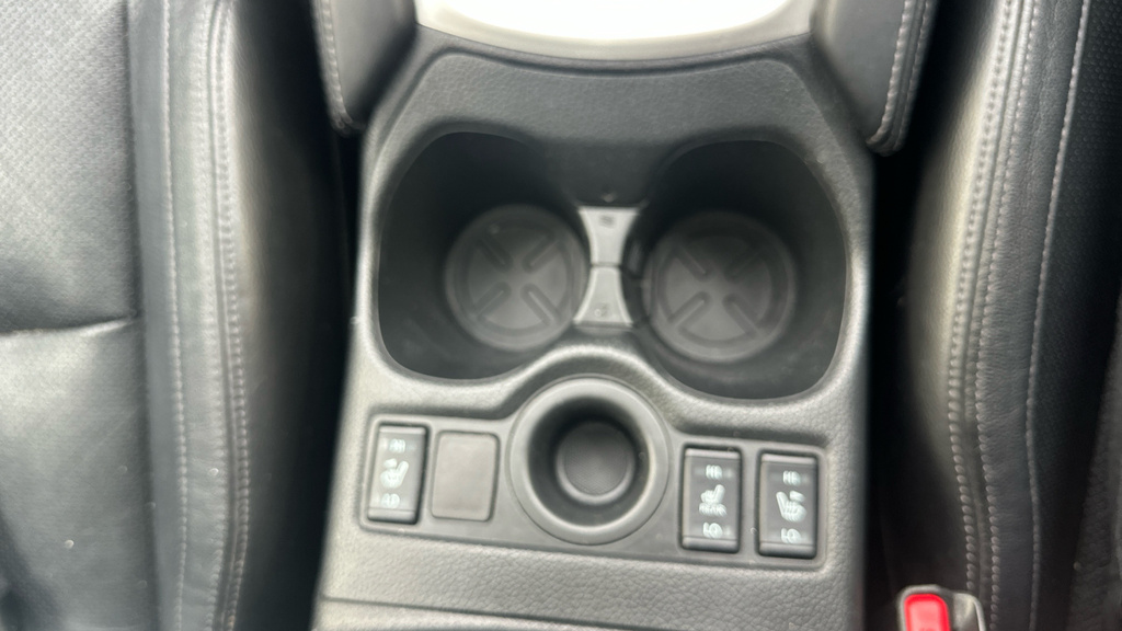 Nissan X-Trail Tekna White #82