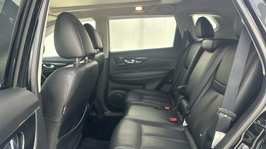 Nissan X-Trail Tekna White #8