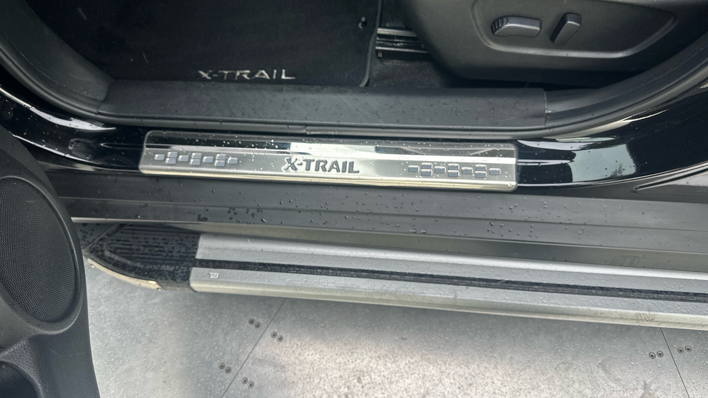 Nissan X-Trail Tekna White #53