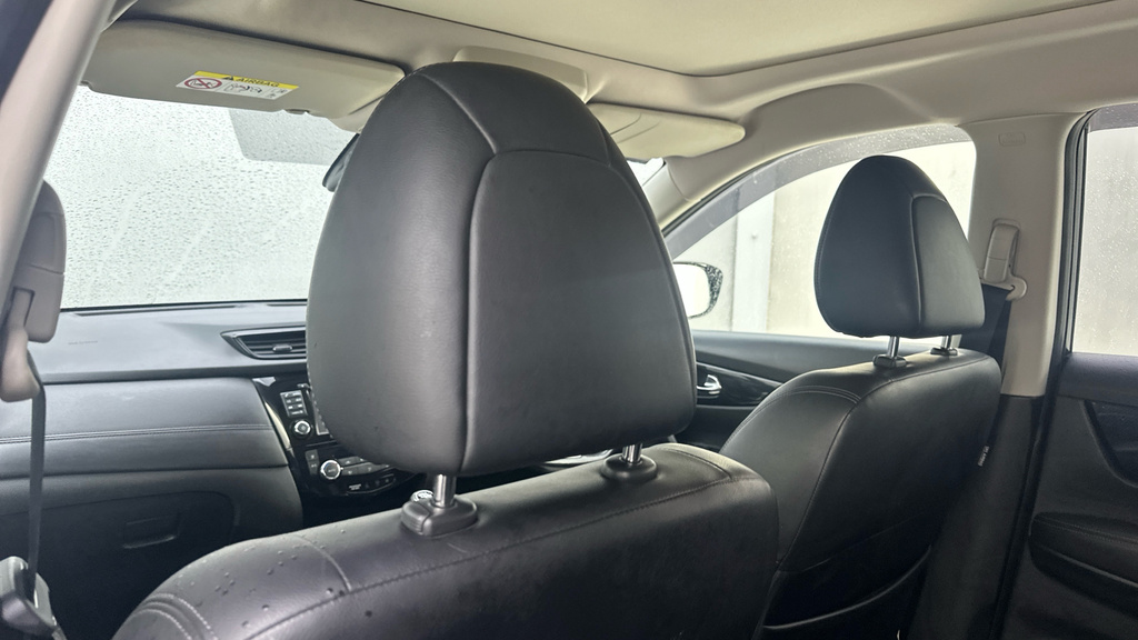 Nissan X-Trail Tekna White #62
