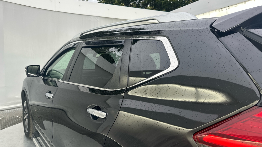 Nissan X-Trail Tekna White #37