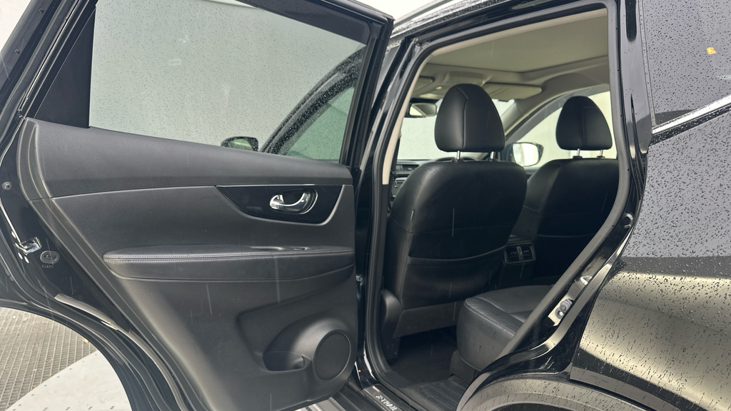 Nissan X-Trail Tekna White #56