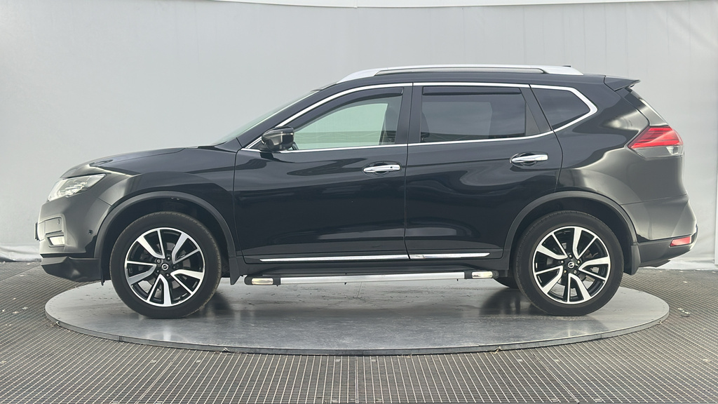 Nissan X-Trail Tekna White #16
