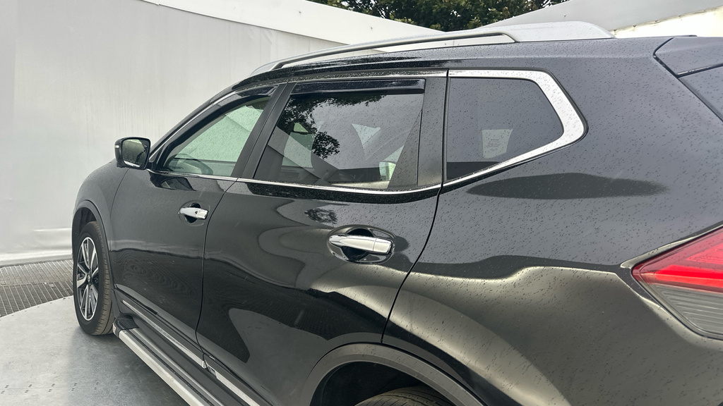 Nissan X-Trail Tekna White #44