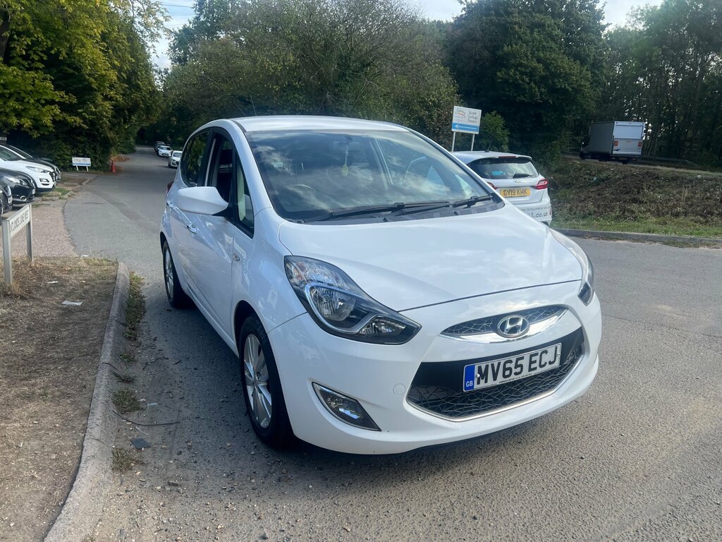 Hyundai Ix20 1.6 Active Hatchback Euro 5 123 B White #2