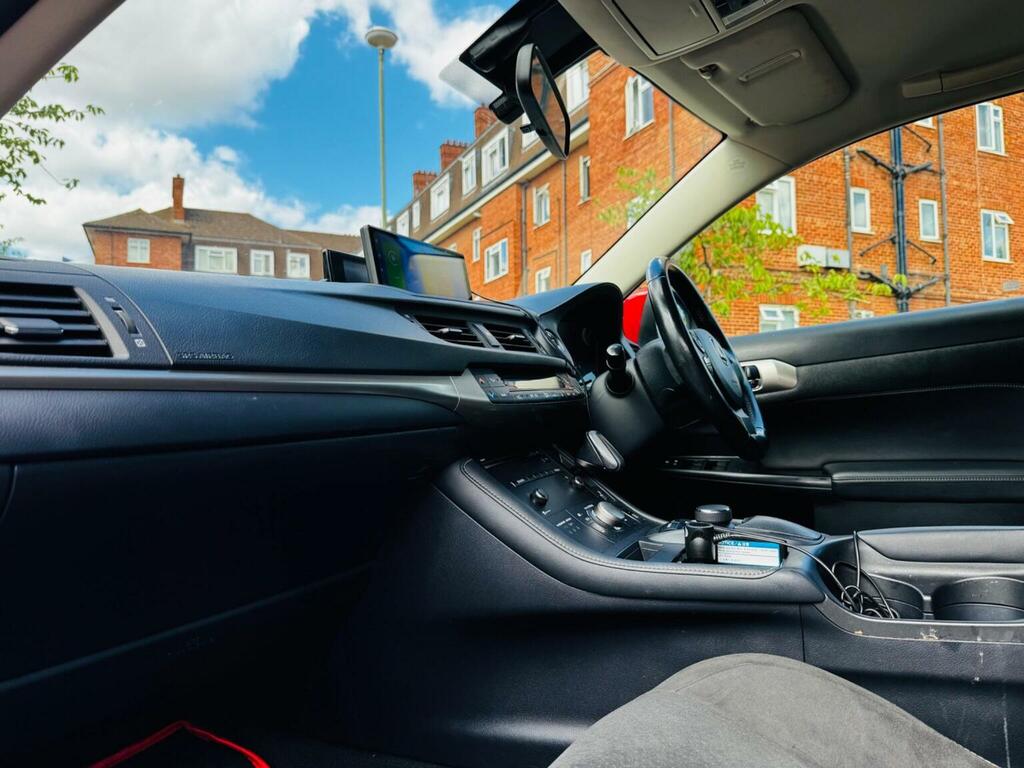 Lexus CT 200H Advance Plus White #17