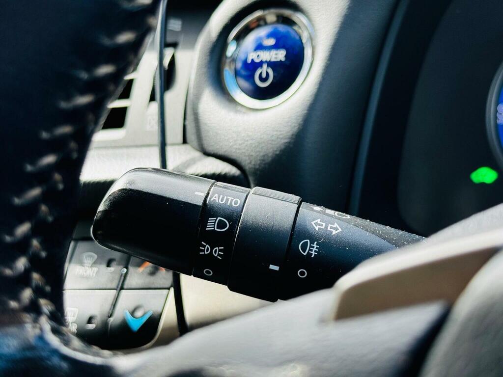 Lexus CT 200H Advance Plus White #25