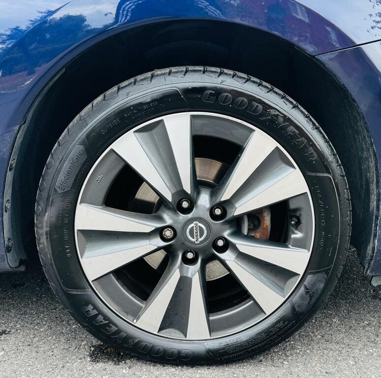 Nissan Pulsar N-connecta Black #11