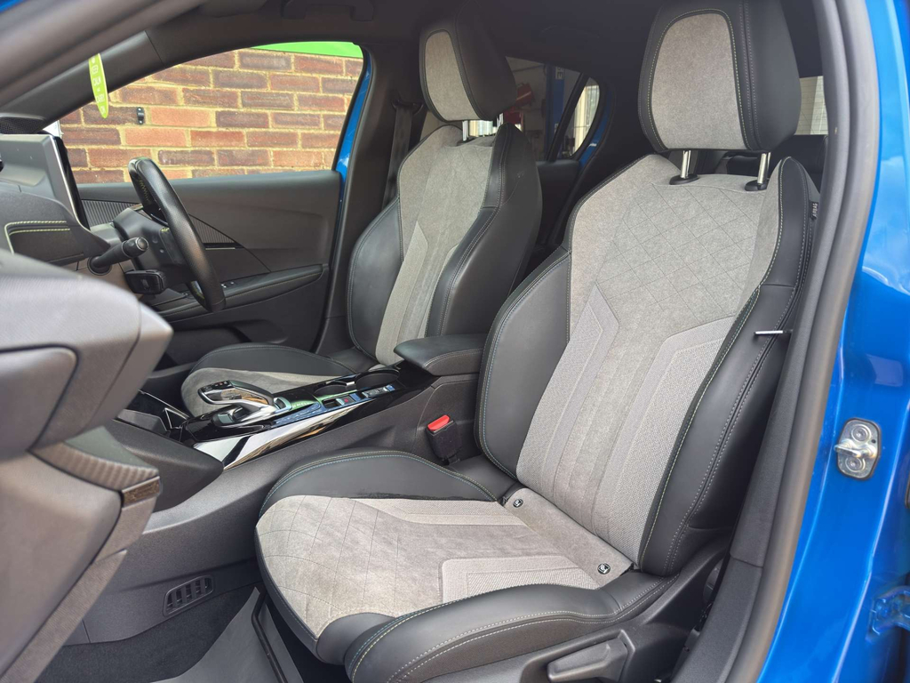 Peugeot e-208 50Kwh Allure Grey #25