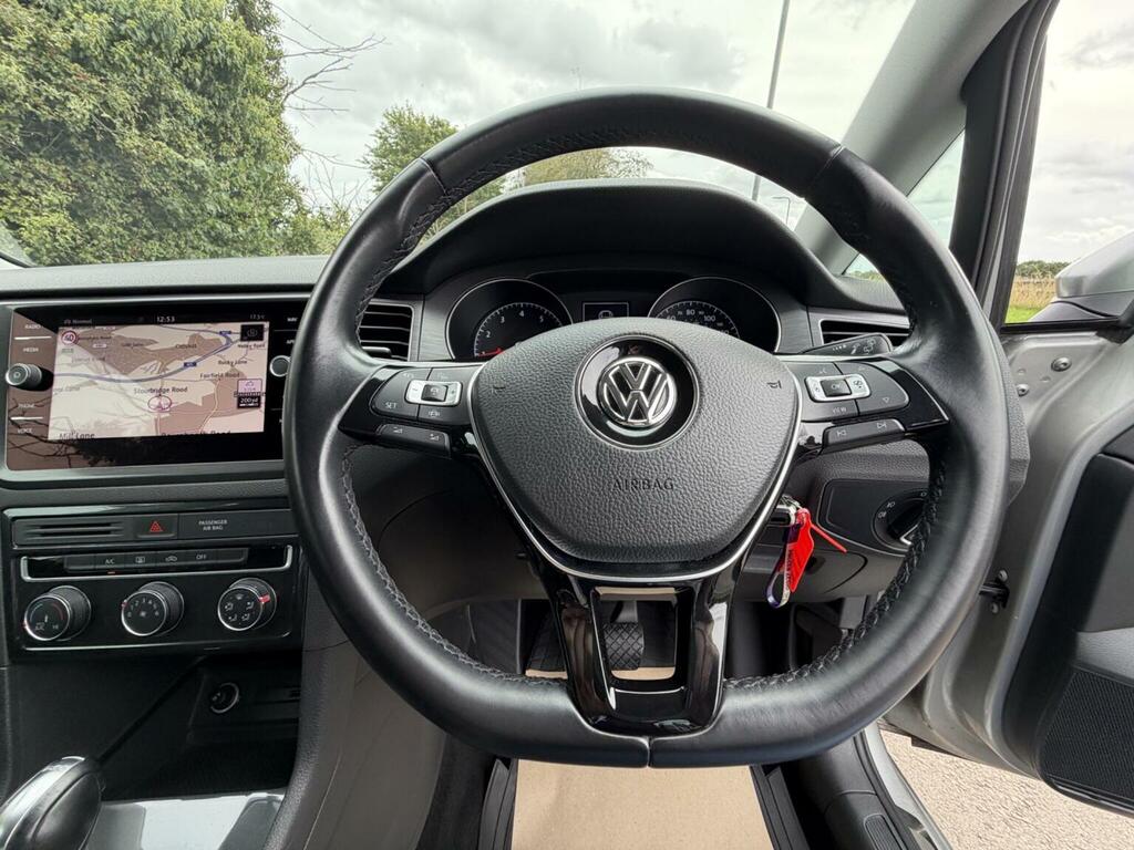 Volkswagen Golf SV Red #21