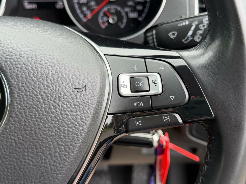 Volkswagen Golf SV Red #23