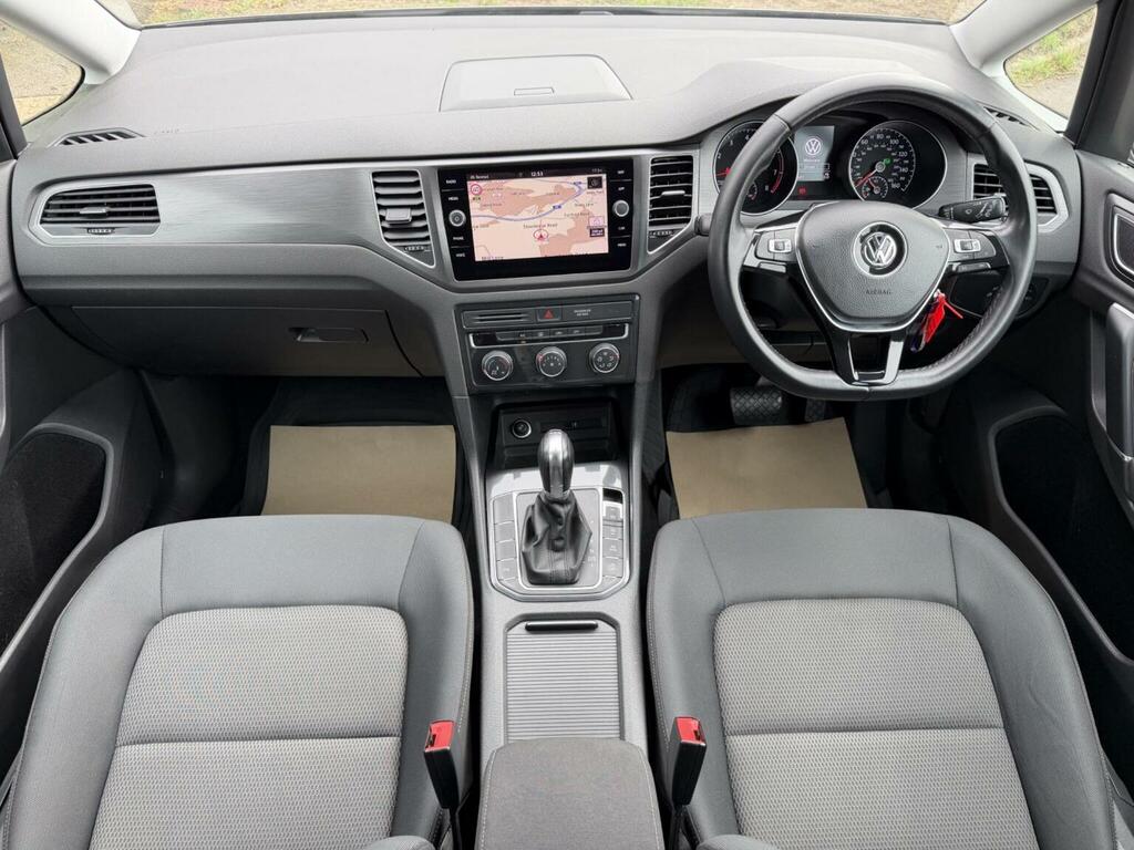 Volkswagen Golf SV Red #20