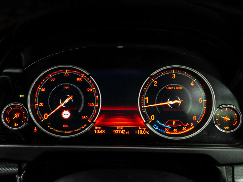 BMW X5 Estate White #32