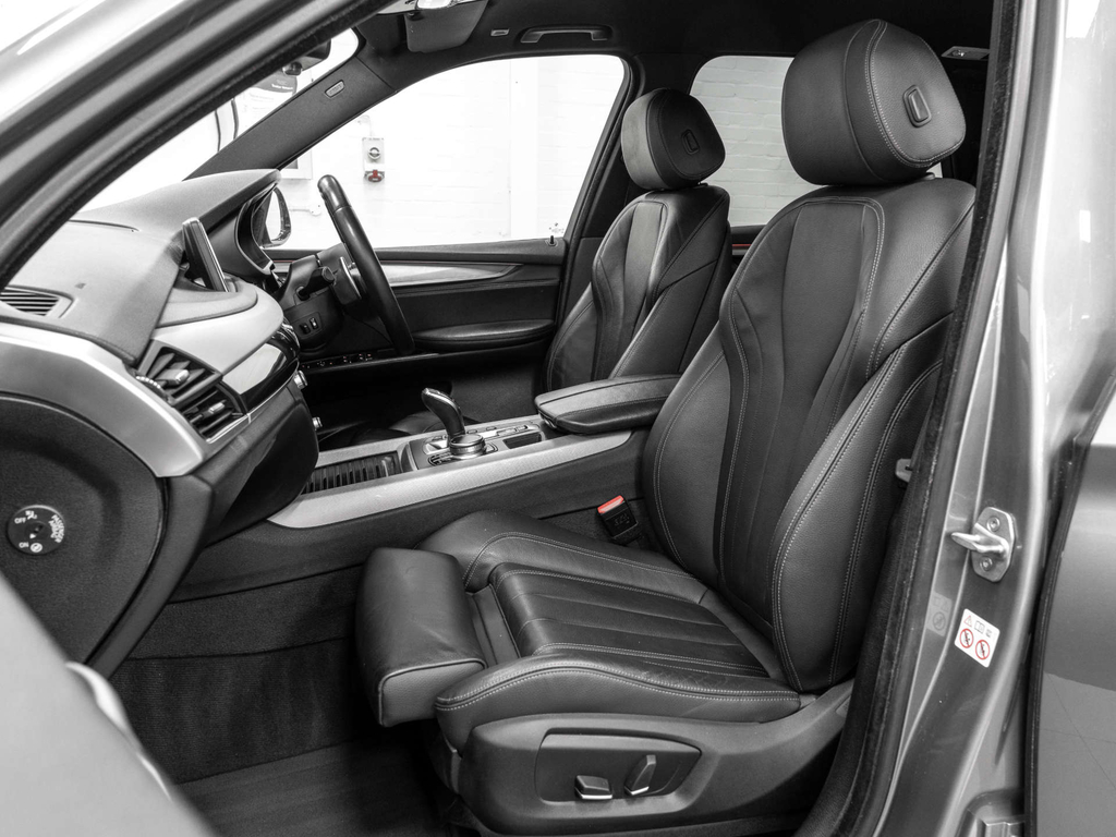 BMW X5 Estate White #18