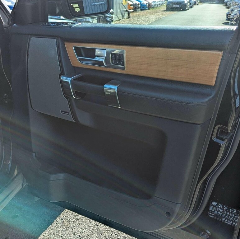 Land Rover Discovery Grey #9