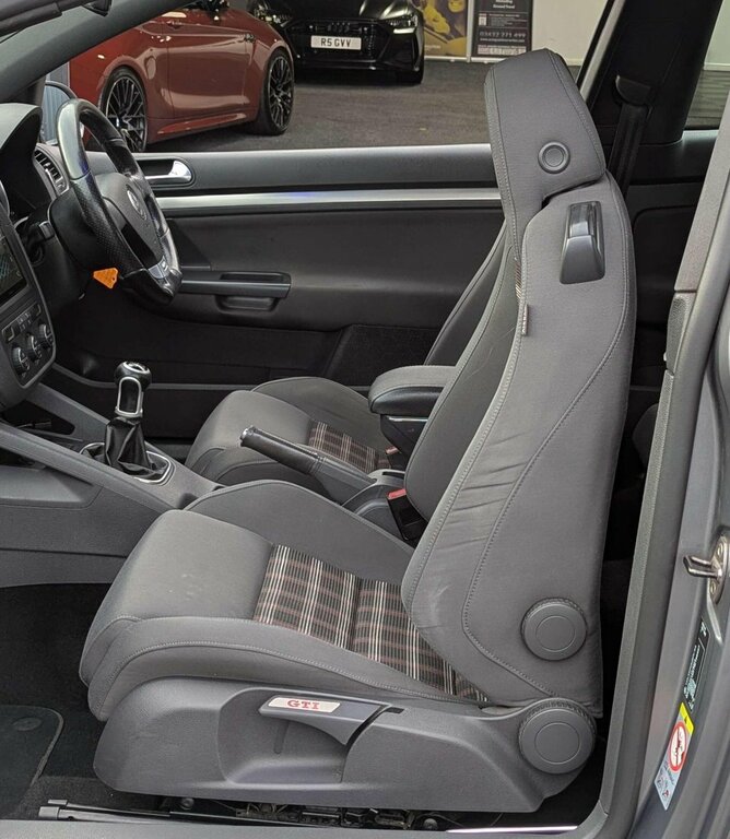Volkswagen Golf 1.6 Fsi Match Black #15