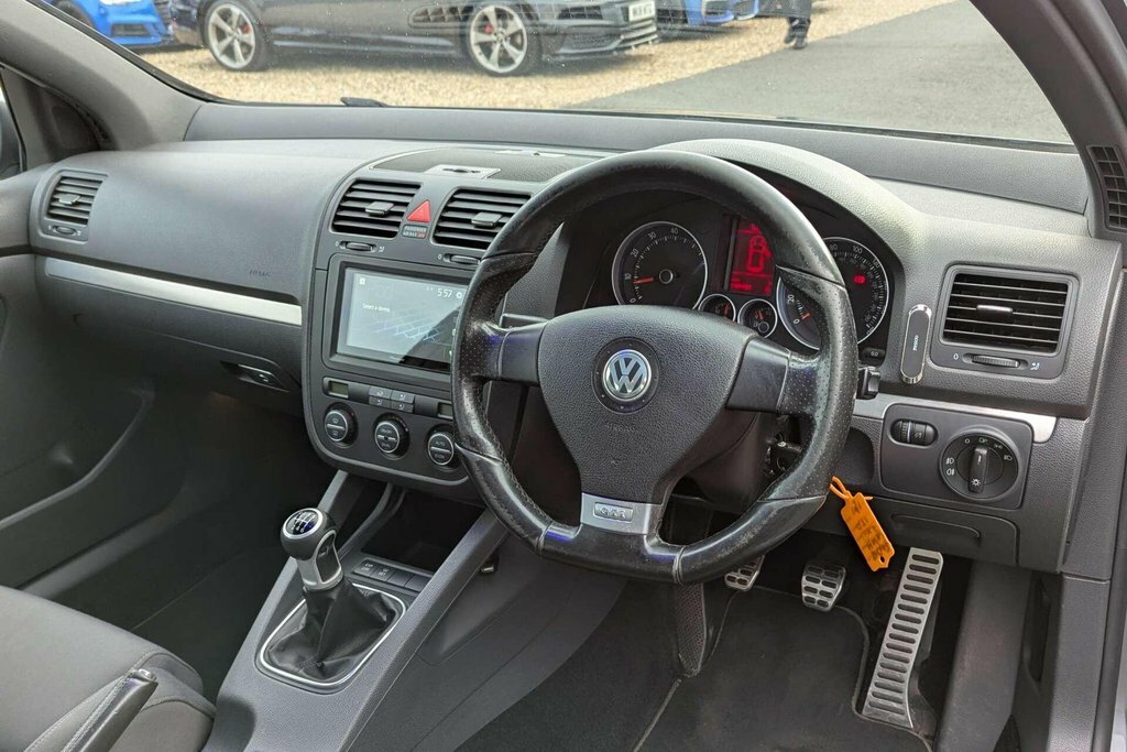 Volkswagen Golf 1.6 Fsi Match Black #12